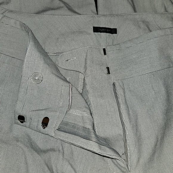 NWT Worthington curvy fit gray & white stripe ankle pants (22W) - Picture 4 of 9